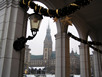 Blick auf das Rathaus von den Alsterarkaden